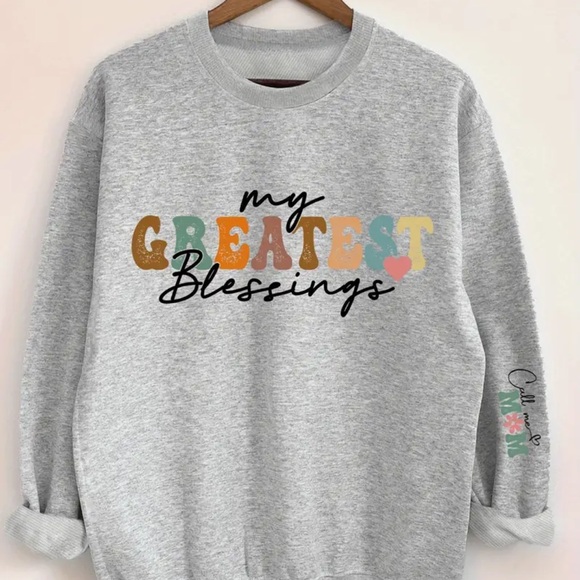 Cutest Sweatshirt Graphic Print “Mom” style - Picture 2 of 3